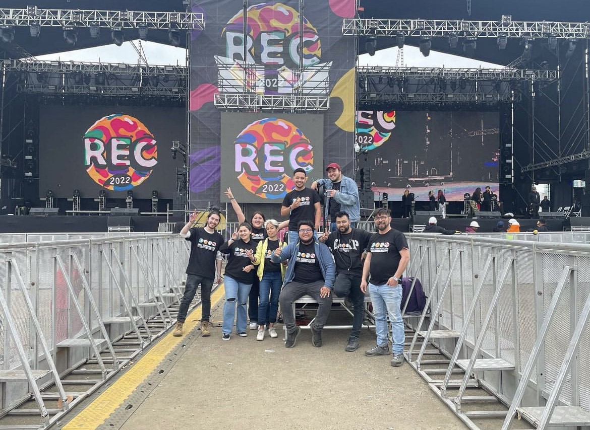 Estudiantes de Santo Tomás Concepción fueron parte del equipo audiovisual del REC