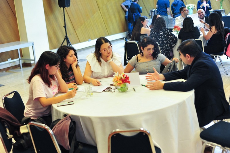 Encuentro de Egresados de Tecnología Médica se realizó con éxito en UST Santiago