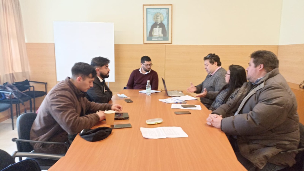 Tomasinos de Puerto Montt representarán a la zona sur en Torneo Nacional de Debate