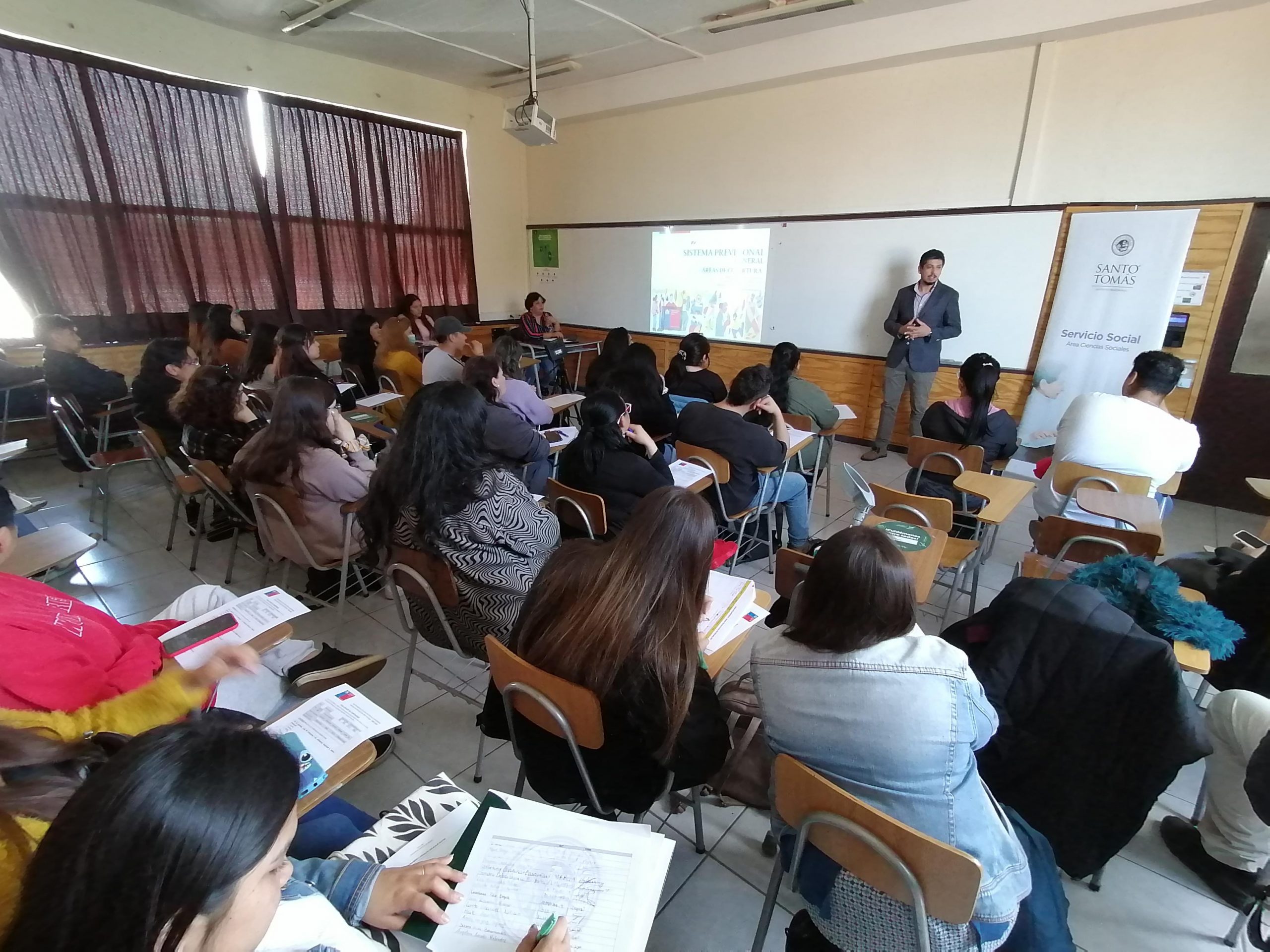 Estudiantes de Servicio Social abordaron actualización de la reforma previsional