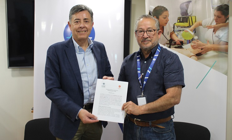 Clínica Andes Salud El Loa firma convenio de cooperación con Santo Tomás Antofagasta