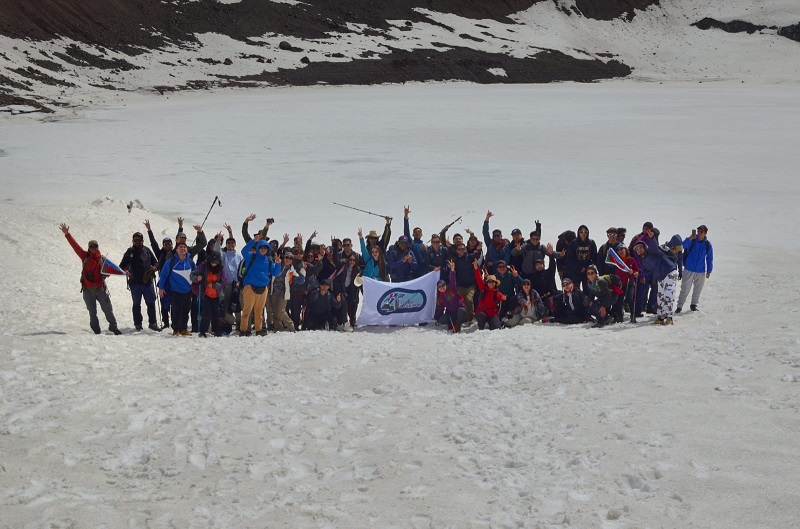 Trekking al Glaciar Colgante El Morado: Estudiantes y docentes se desconectaron en la montaña