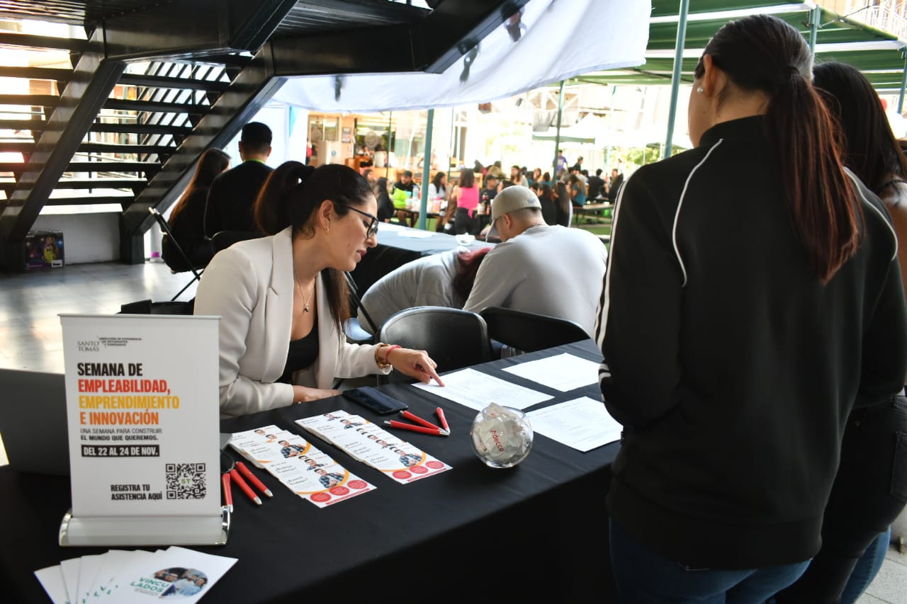 Semana de la Empleabilidad, Emprendimiento e Innovación de Santo Tomás contó con charlas y mentorías online para búsqueda de empleo