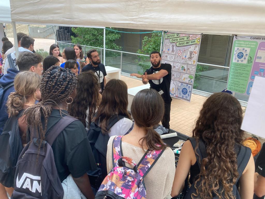 Académico UST Los Ángeles expone investigación sobre trastornos del sueño en congreso Internacional