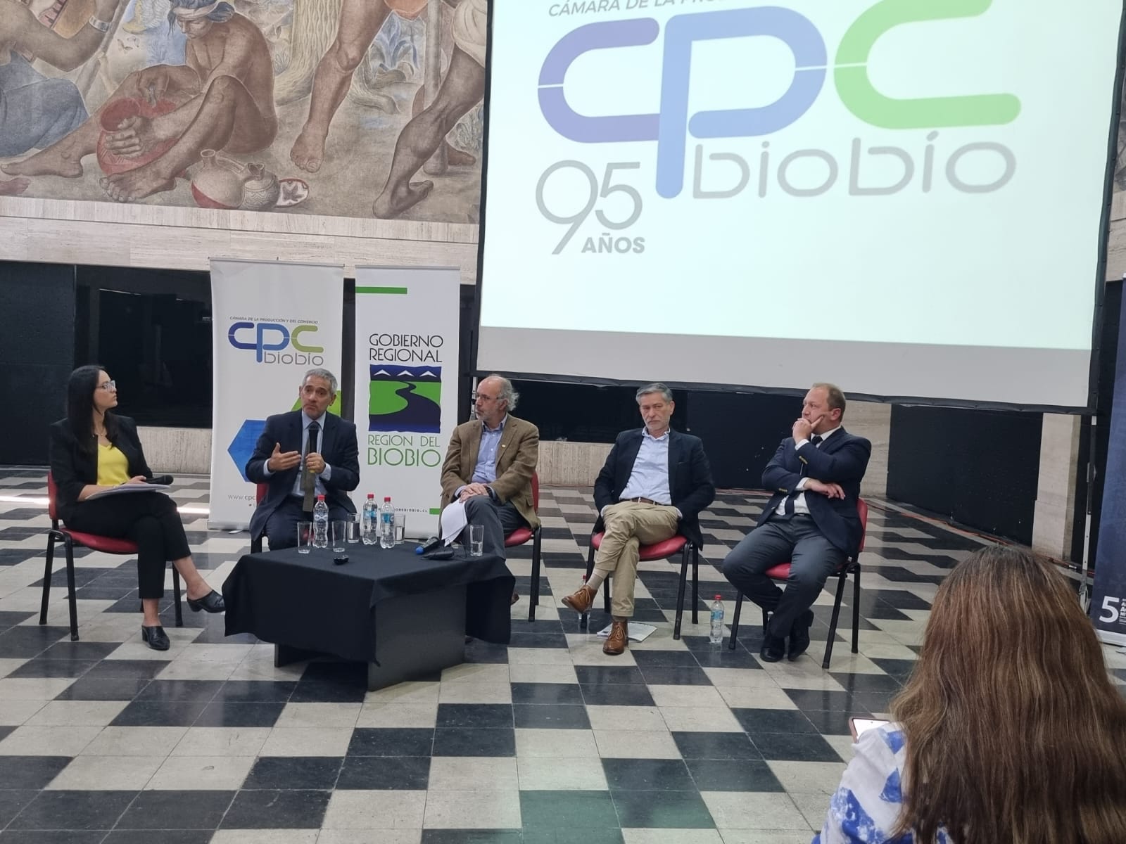 Decano de Economía y Negocios UST analizó proyecto de Reforma Tributaria