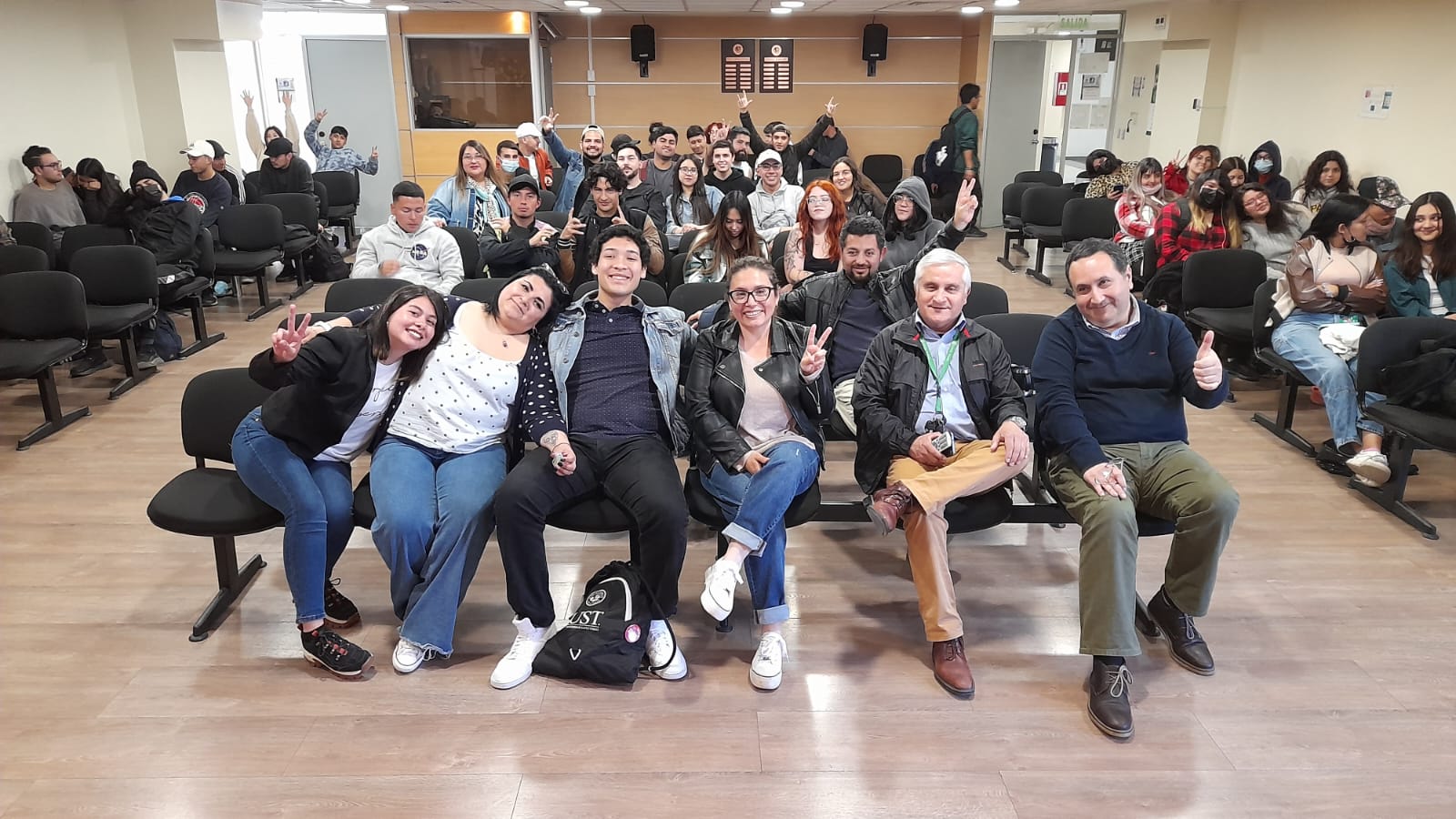 Estudiantes del equipo de debates de Rancagua expusieron sobre el Tema Sello 2022