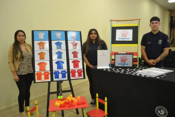 Estudiantes de Técnico en Diseño Digital y Publicitario de Santo Tomás Copiapó asesoraron a emprendedores locales