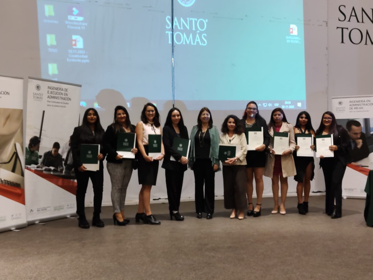 Más de 70 estudiantes del área de administración recibieron su certificación en Santo Tomás La Serena