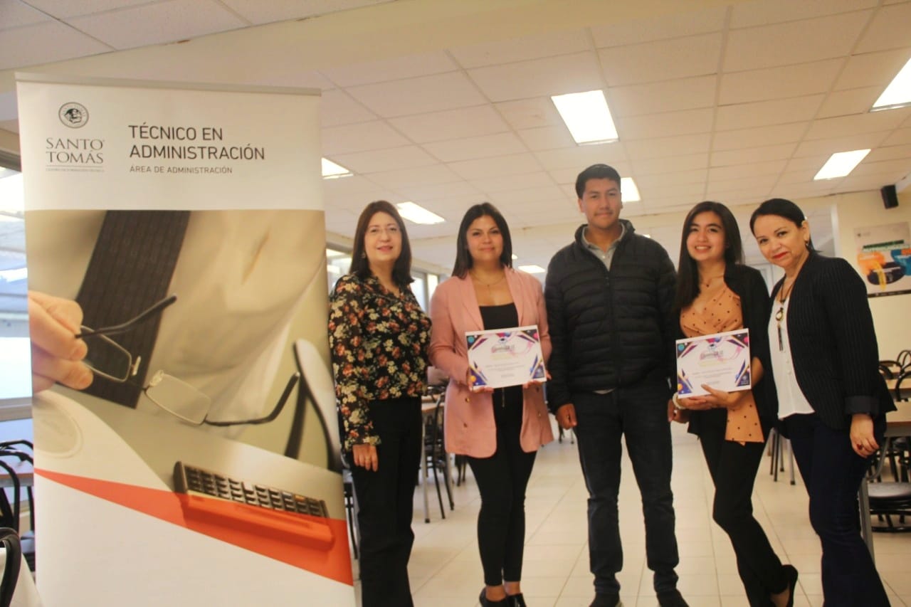 Estudiantes del área de administración de Santo Tomás La Serena fueron ganadoras en concurso nacional “Dimensión 22”