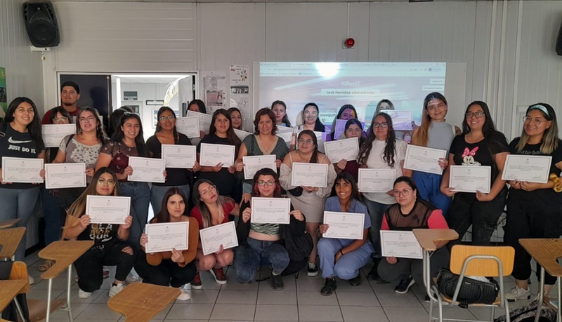 Egresadas y tituladas TEGYN se reunieron en seminario de actualización en Puente Alto