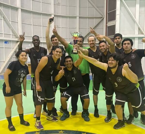 Selecciones masculinas y femeninas de Básquetbol de Santo Tomás logran el primer lugar en Liga de Educación Superior de Atacama