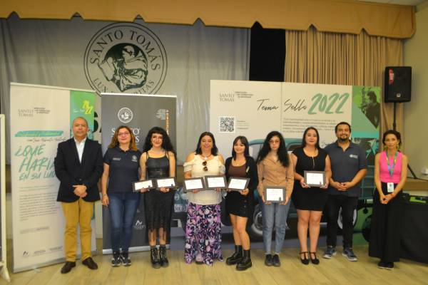 Tema Sello 2022, Solidaridad y Fraternidad: Santo Tomás Copiapó premió a estudiantes ganadoras de concursos de fotografía y micro cuentos