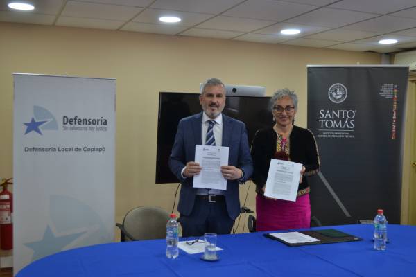 Defensoría de Atacama y Santo Tomás Copiapó firman convenio de colaboración