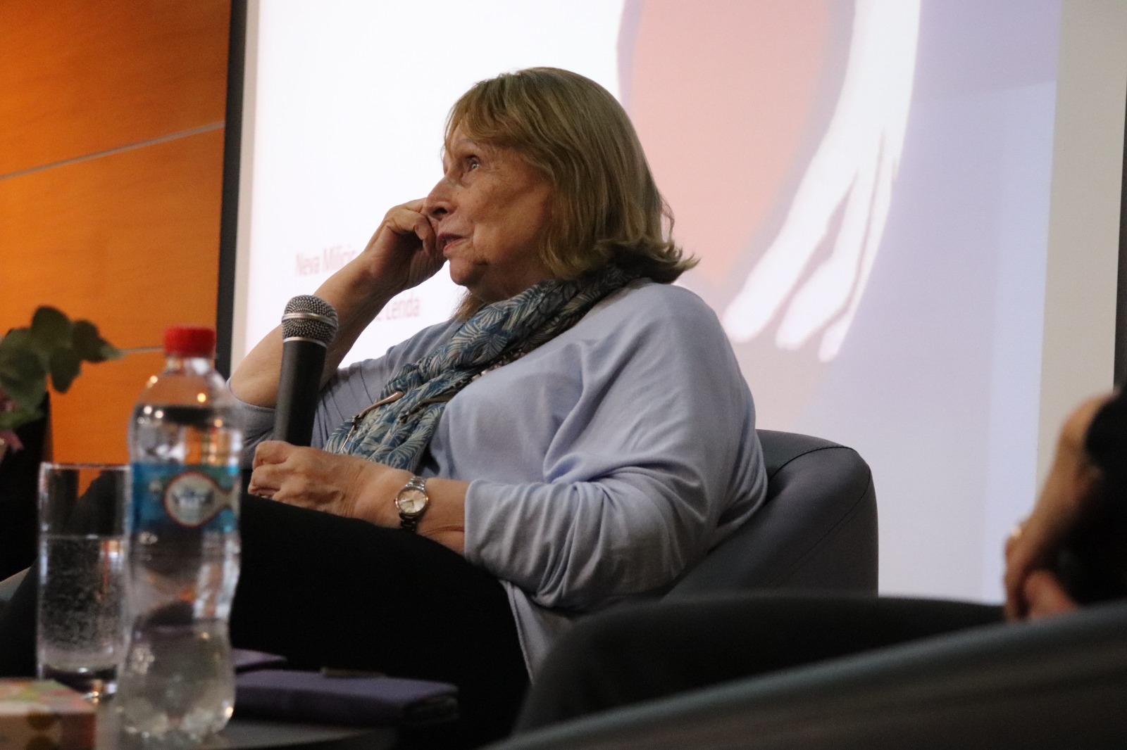 Reconocida psicóloga Neva Milicic enseñó como cuidar a docentes y alumnos desde las emociones