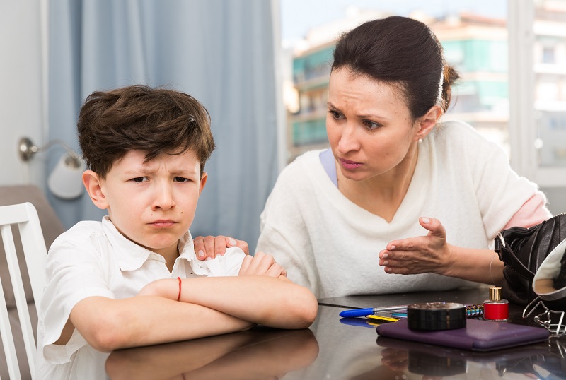 Experta en Fonoaudiología explica qué es el Modelo CALMS y cómo los padres pueden abordar la tartamudez de sus hijos