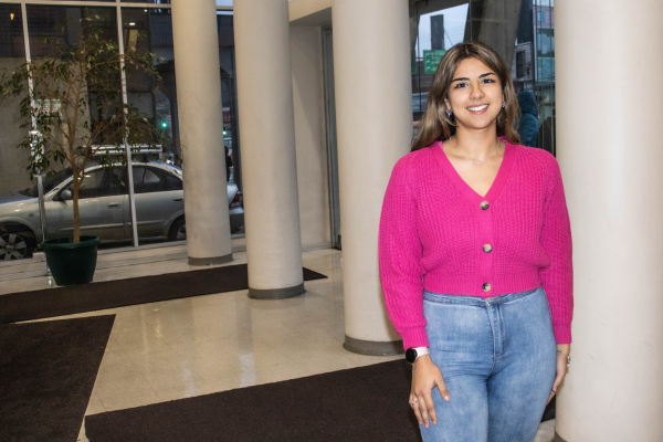 “Me parece una súper buena oportunidad que entrega la universidad, ya que permite este intercambio y dar la posibilidad de conocer otros países”, Francisca Paz Valencia González, Estudiante de Derecho de Valdivia, Ganadora de Beca Intercambio.
