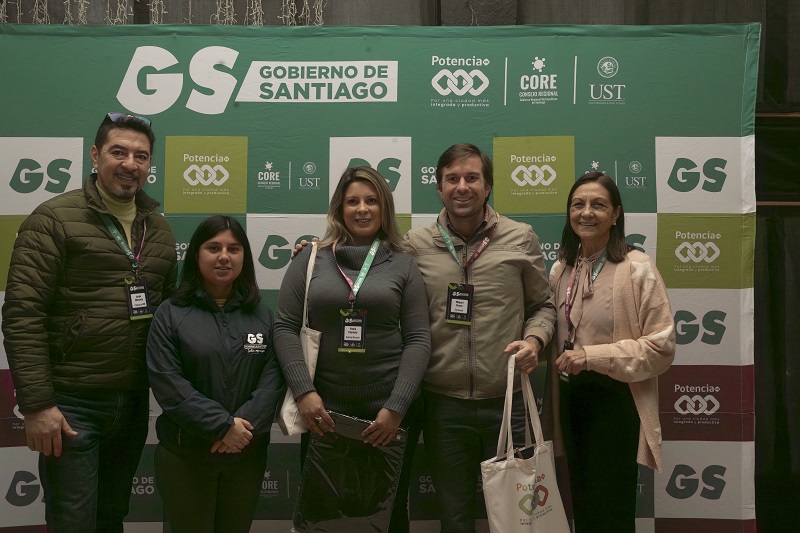 Exitosa y con alta asistencia: Primera sesión presencial del diplomado de Potencia RM incluyó Taller práctico, Seminario de Buenas Prácticas y espacio de Co-work