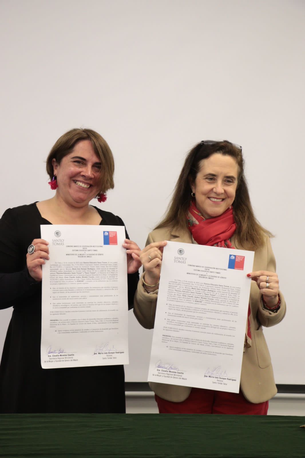 Santo Tomás Talca y Seremi de la Mujer suscribieron convenio para promover la equidad de género
