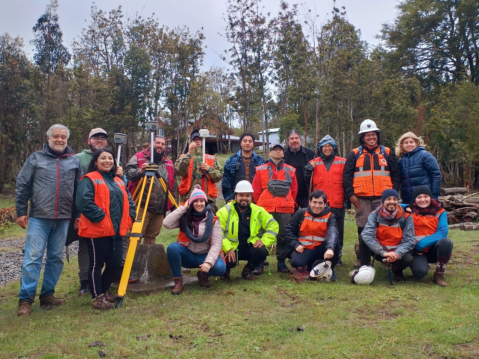 Estudiantes de Santo Tomás Temuco apoyaron a pequeños mineros de la comuna de Carahue