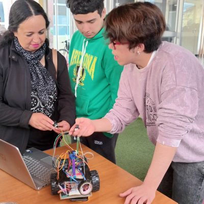 Tomasinos expusieron sus propios proyectos en feria tecnológica