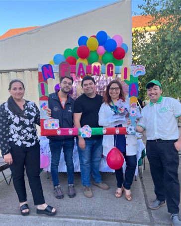 TÉCNICO EN TRABAJO SOCIAL Y SERVICIO SOCIAL PRESENTAN PROGRAMAS SOCIALES A COMUNIDAD TOMASINA