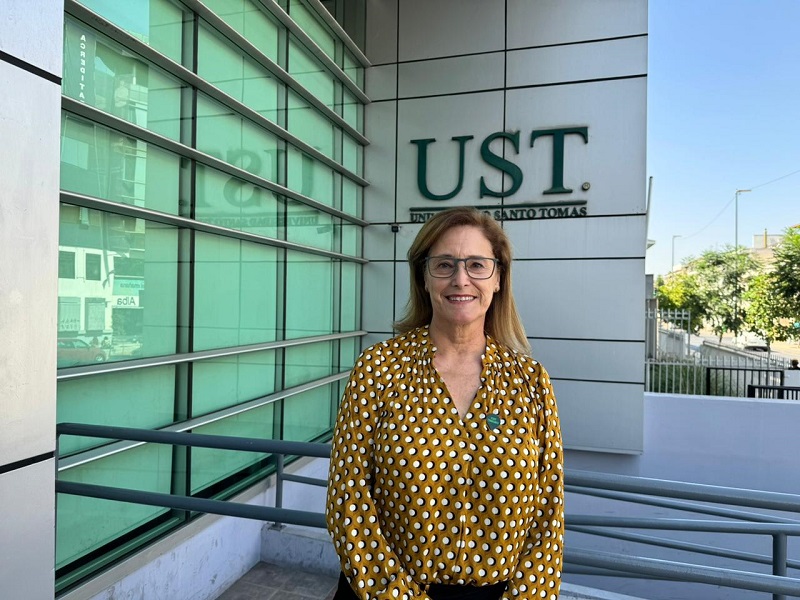 Elsa Echeverría Olivares asume como Rectora de la Universidad Santo Tomás Santiago