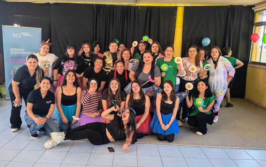 “Mechoneo Solidario” convocó a más de 100 estudiantes de Santo Tomás para atender a personas en condición de vulnerabilidad