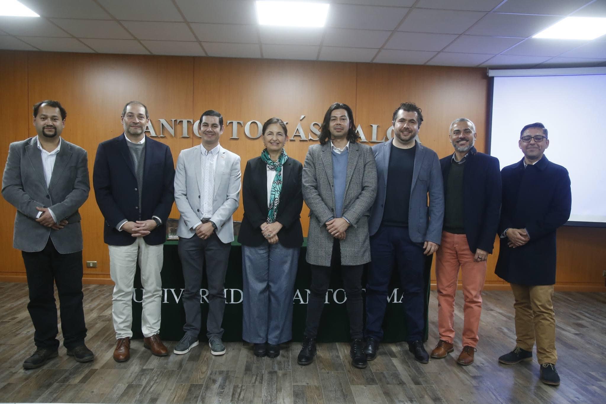 Editorial Universidad Santo Tomás lanza nuevos libros en Talca