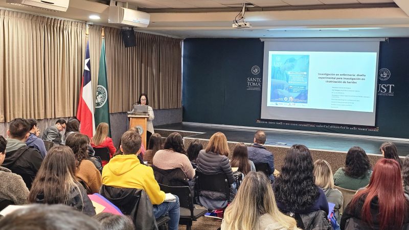 Avanzando en innovación: Estudiantes de Enfermería UST Temuco son parte de jornada para la prevención y tratamiento integral en la salud adulta