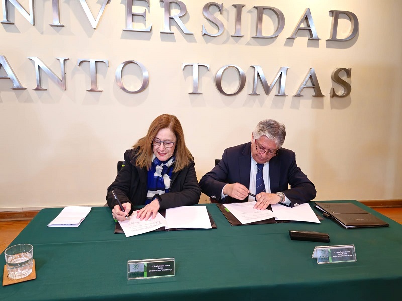 Firma de Convenio Colaborativo entre el Servicio Agrícola Ganadero (SAG) y UST Santiago