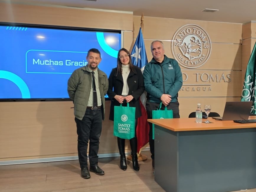 Docentes tomasinos entregaron pautas para el uso ético de la Inteligencia Artificial