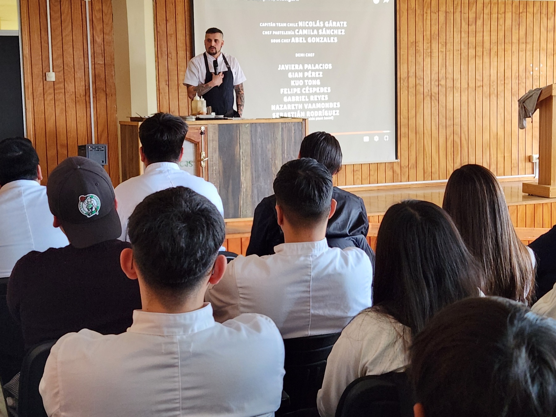 Destacado chef Nicolás Gárate brindó Clase Magistral para estudiantes de Gastronomía de Santo Tomás Puerto Montt