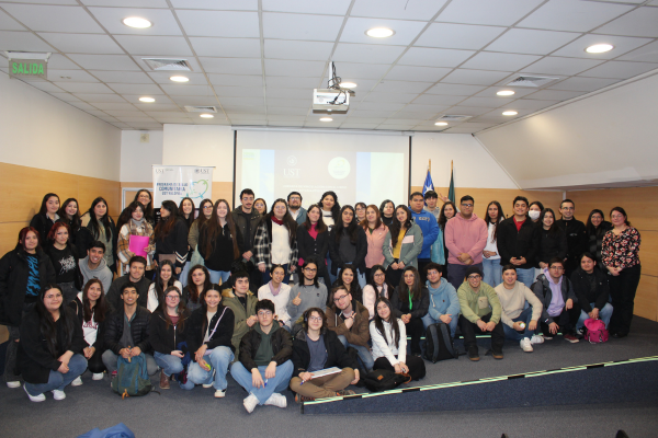 Exitosa jornada de vinculación con el Medio de la UST: "Del Aula a la Comunidad: Un Viaje para la Salud”
