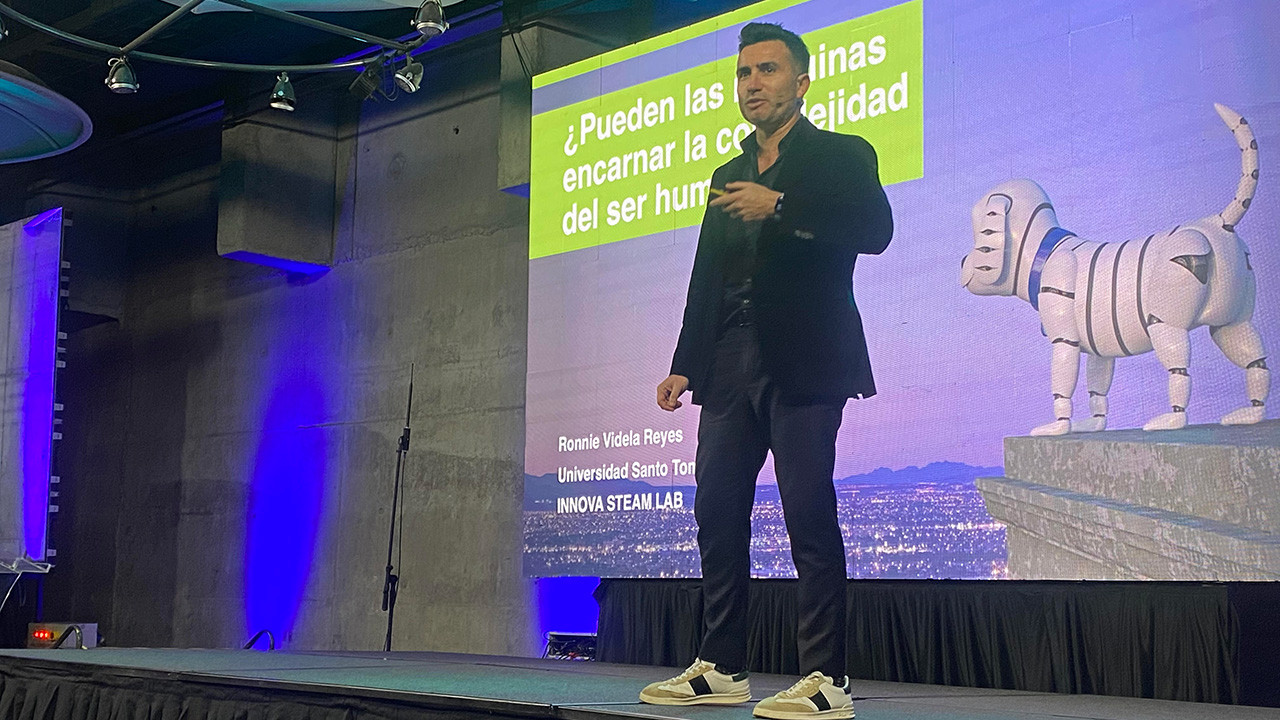 Docente Ronnie Videla de UST La Serena fue parte de las ponencias “Protagonistas 2030” organizado por El Mercurio