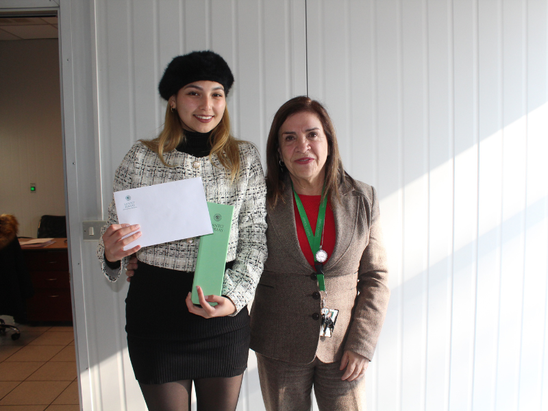 Alumna TEGYN de Puente Alto recibe Beca Sello 2024