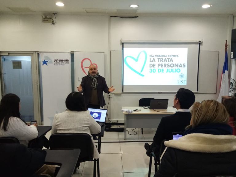 Clínica Jurídica de la UST Talca conmemoró el Día Internacional contra la Trata de Personas invitando a un coloquio para debatir sobre esta problemática