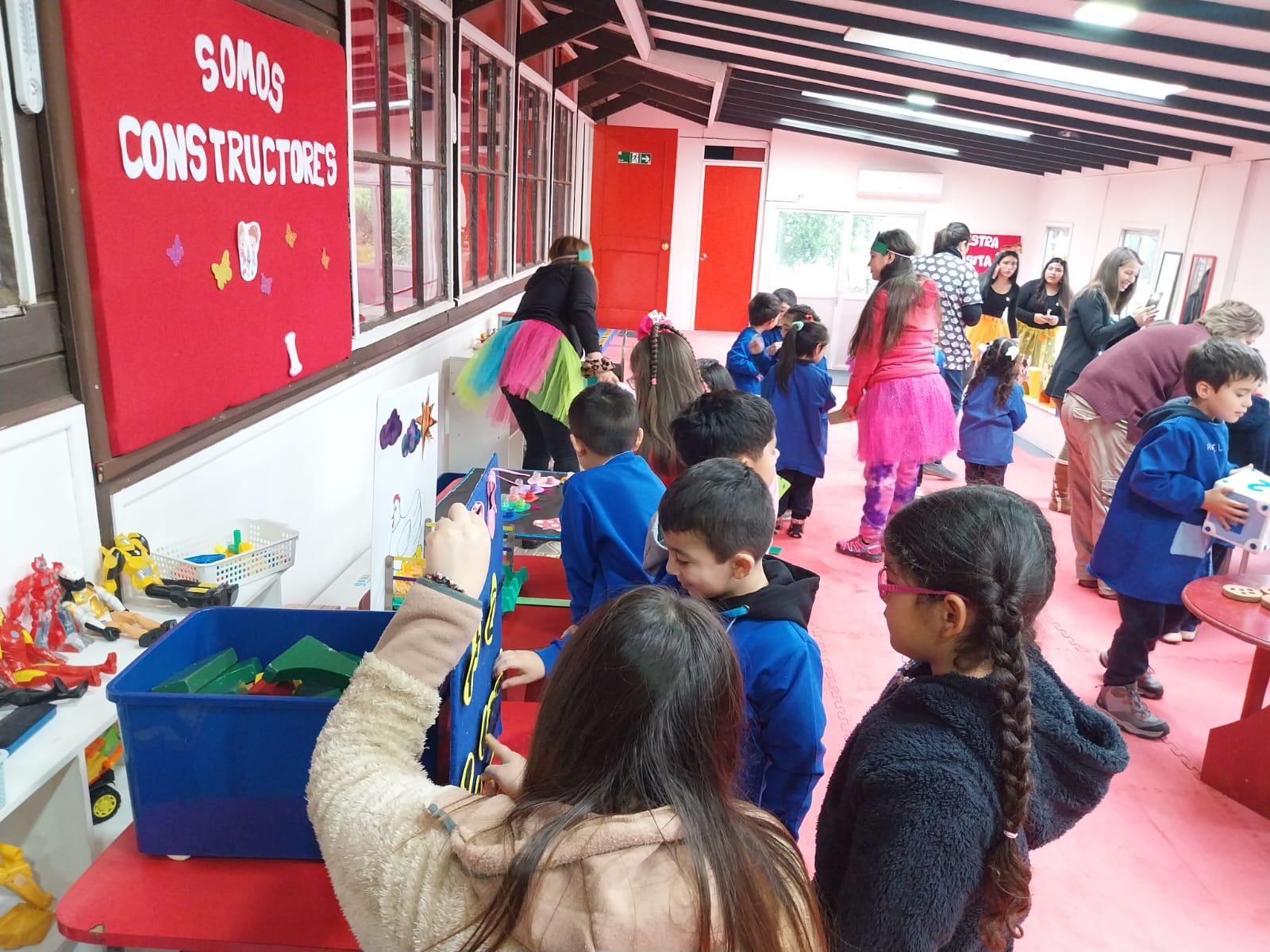 Estudiantes de Santo Tomás Concepción colaboran en formación preescolar de niños de parvulario rural