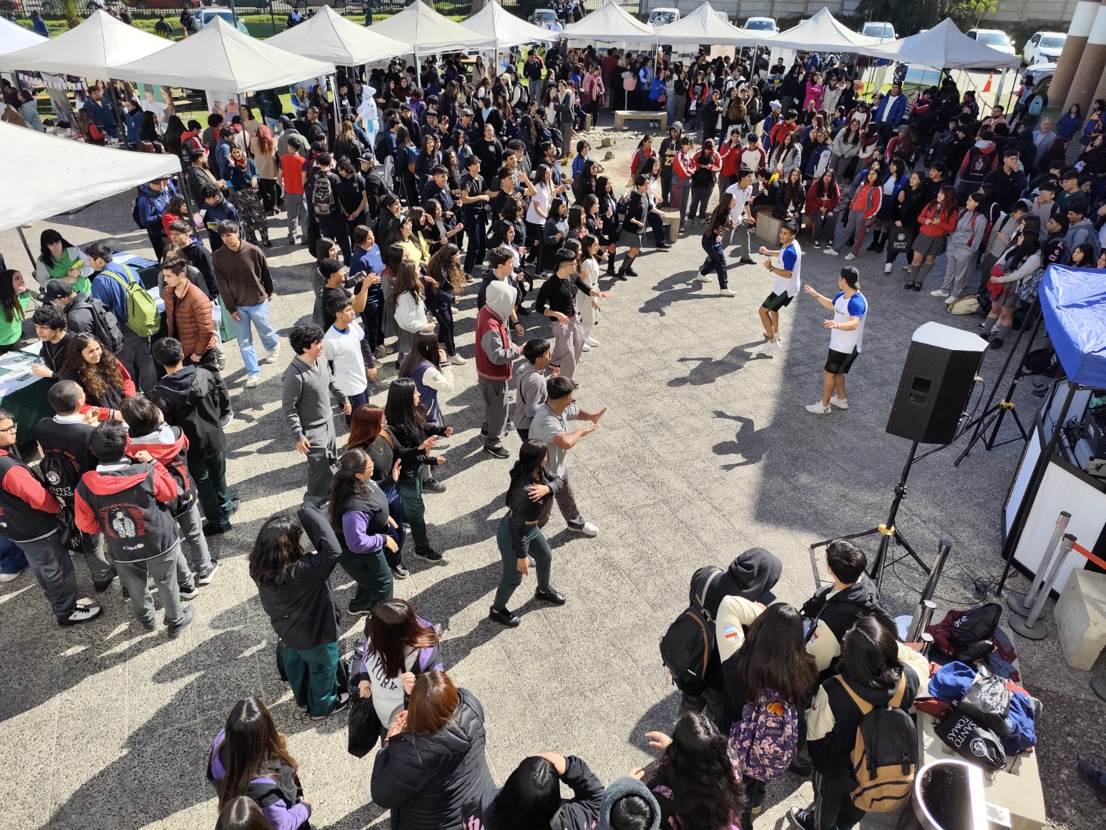 Multitudinaria participación de estudiantes secundarios marcó el evento “Descubre tu Futuro” en Santo Tomás La Serena