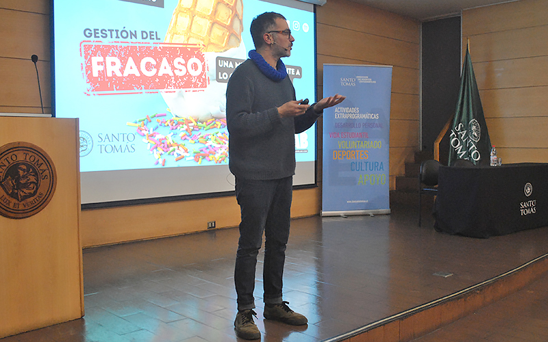 “Charlas con propósito”: Estudiantes de sede Viña del Mar aprenden sobre las distintas miradas del éxito y el fracaso