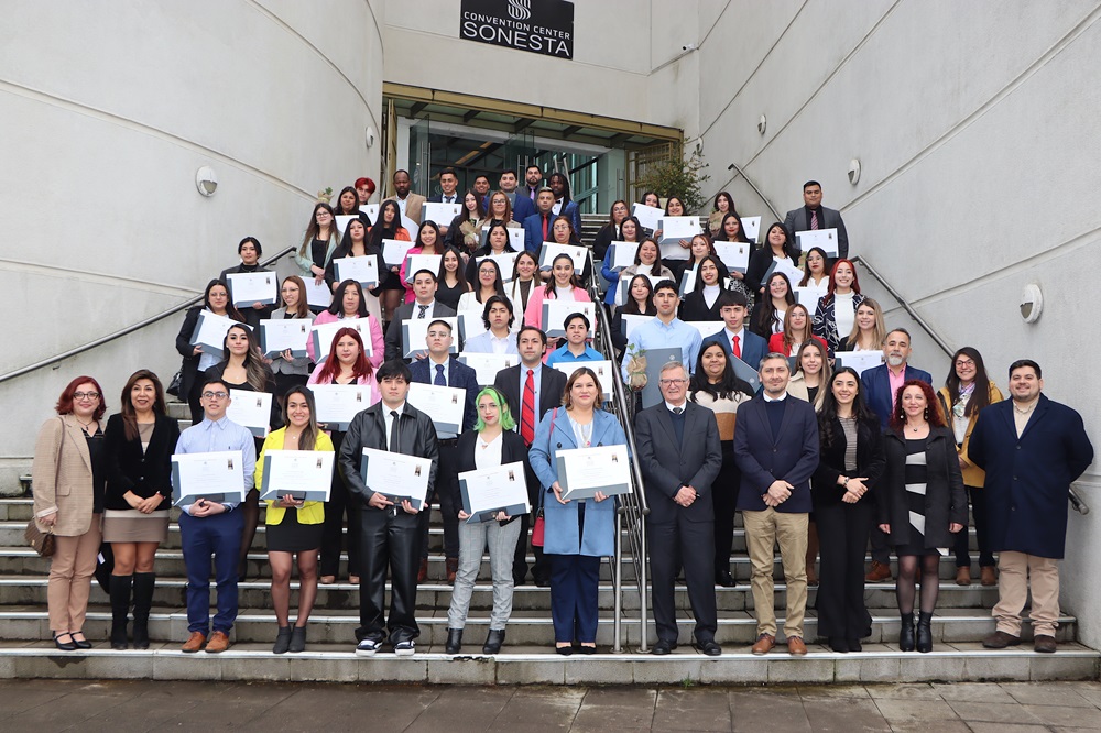 Santo Tomás Osorno entregó más de 300 títulos a profesionales y técnicos-profesionales quienes se suman a la proyección económica y laboral de la región y el país