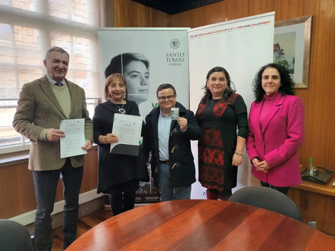 Santo Tomás Osorno firmó convenio de colaboración y prácticas con Municipalidad de Puyehue y entidades de educación y beneficencia