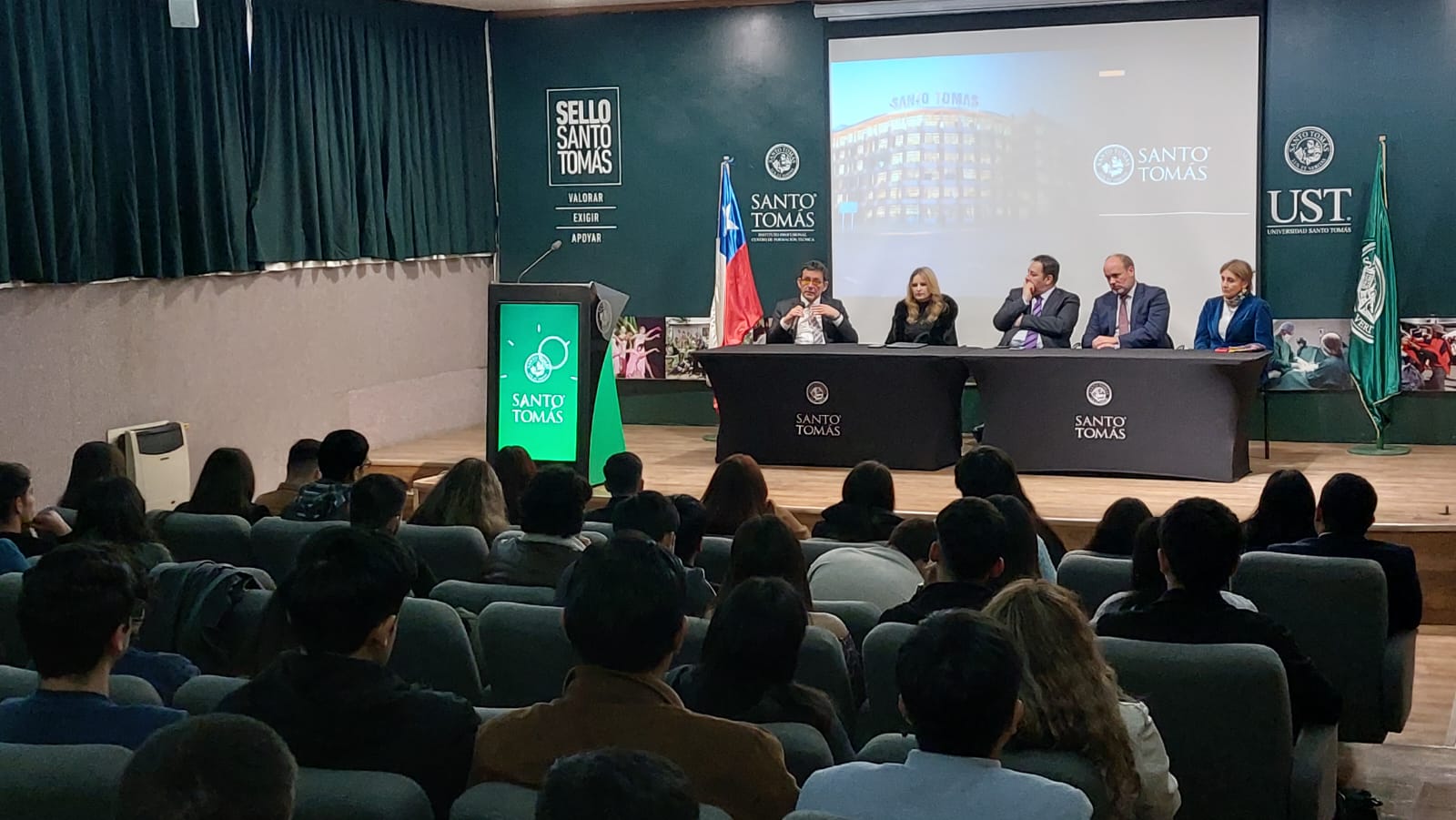 Ministros de la Corte de Apelaciones de Santiago y Antofagasta realizaron encuentro de capacitación judicial en Santo Tomás Concepción