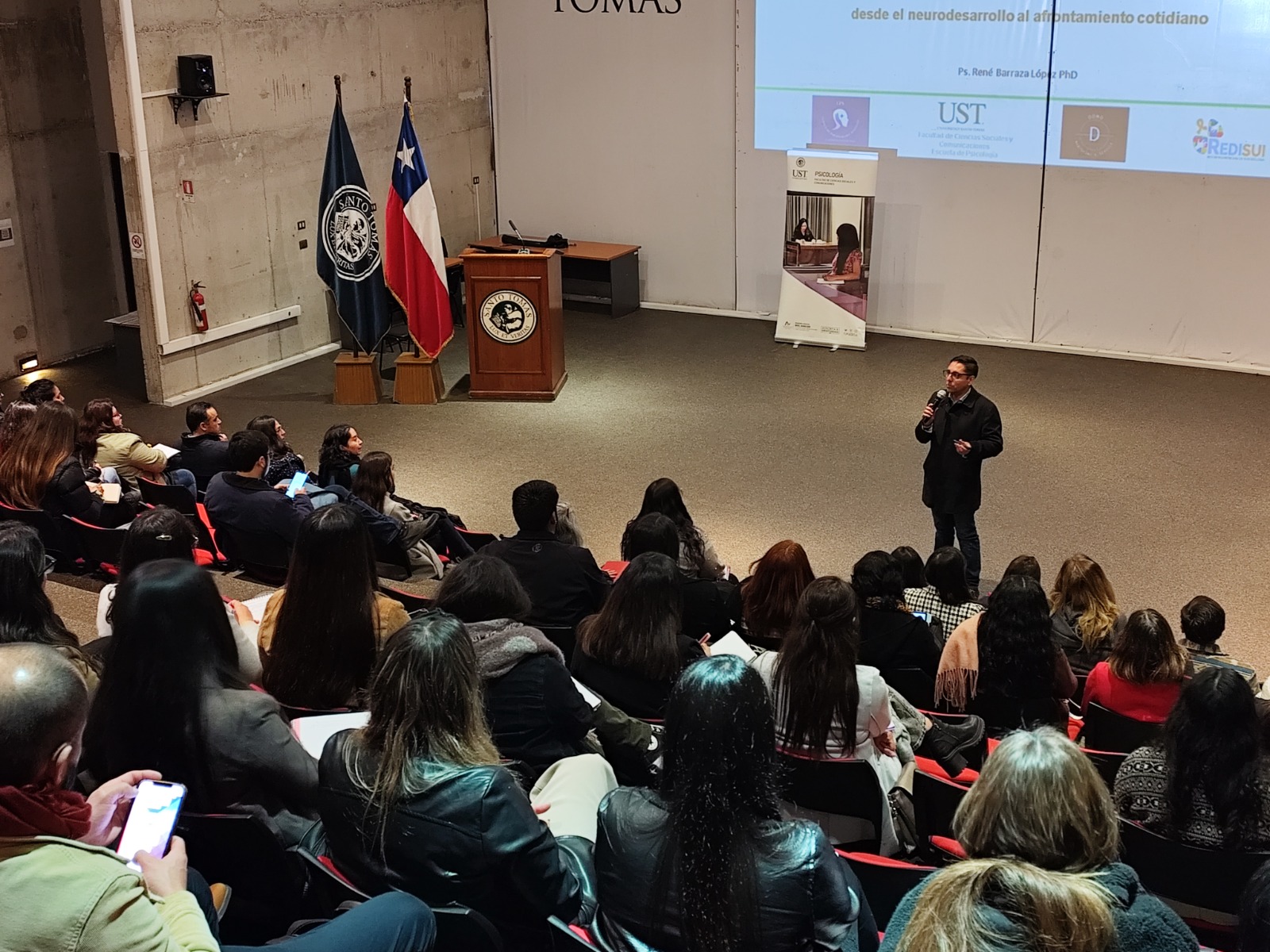 Más de un centenar de profesionales de la educación se sumaron a Seminario realizado por la carrera de Psicología