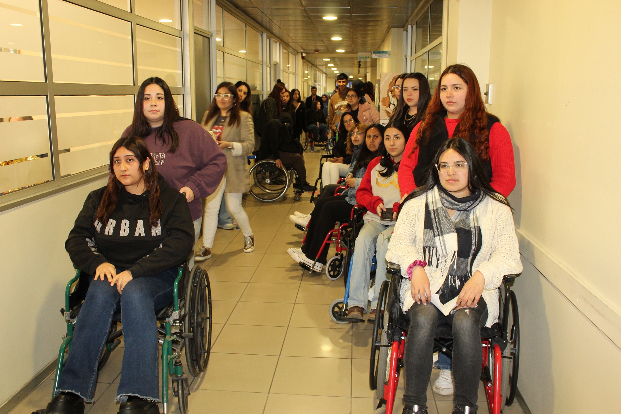 Estudiantes de Santo Tomás Concepción viven experiencia de la discapacidad en conjunto con Teletón