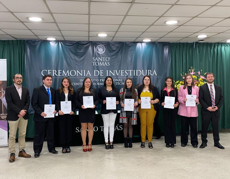 Estudiantes de la Carrera Técnico Jurídico de CFT Santo Tomás Talca se certificaron en Derecho Inmobiliario y Derecho Laboral Colectivo