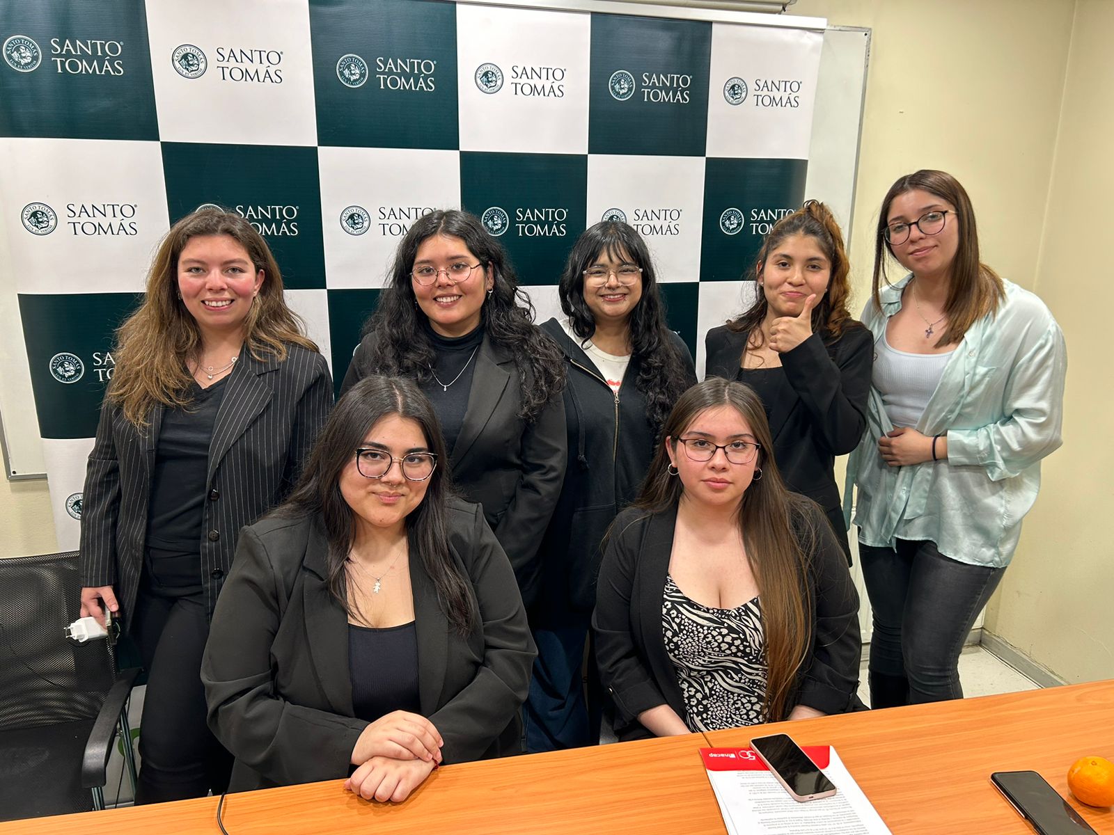 Estudiantes miembros de la Sociedad de Litigación UST Los Ángeles destacan en Torneo Nacional