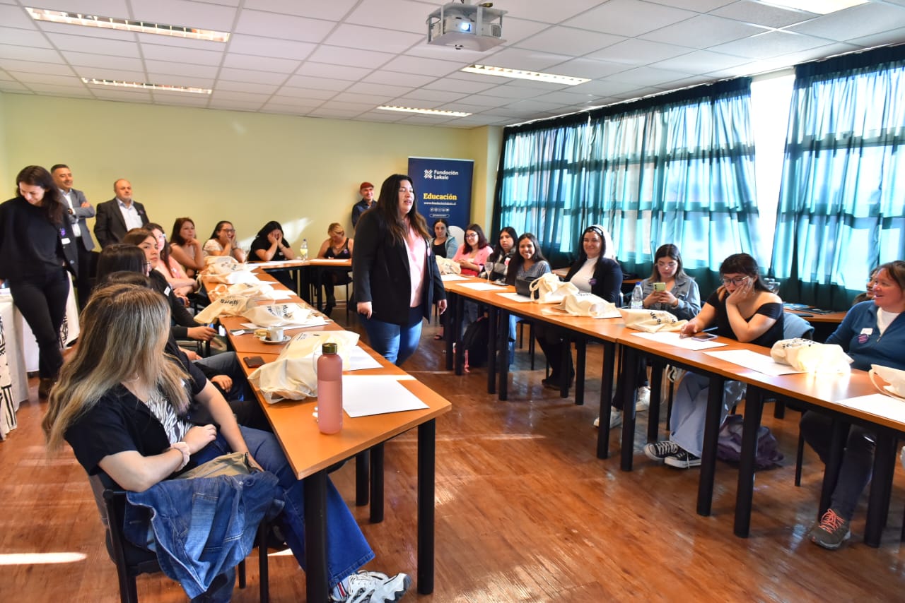 Santo Tomás es sede de encuentro beneficiadas STEM