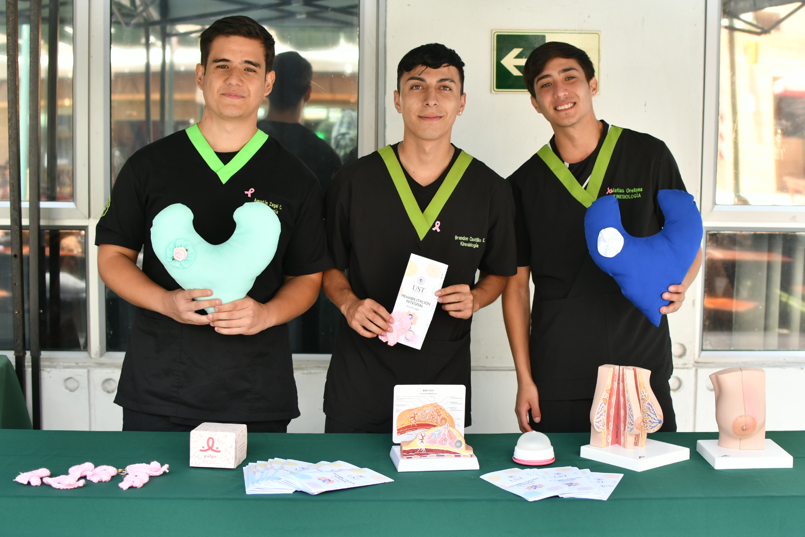 Carrera de Kinesiología realiza Jornada de Prevención y Concientización sobre Cáncer de Mama