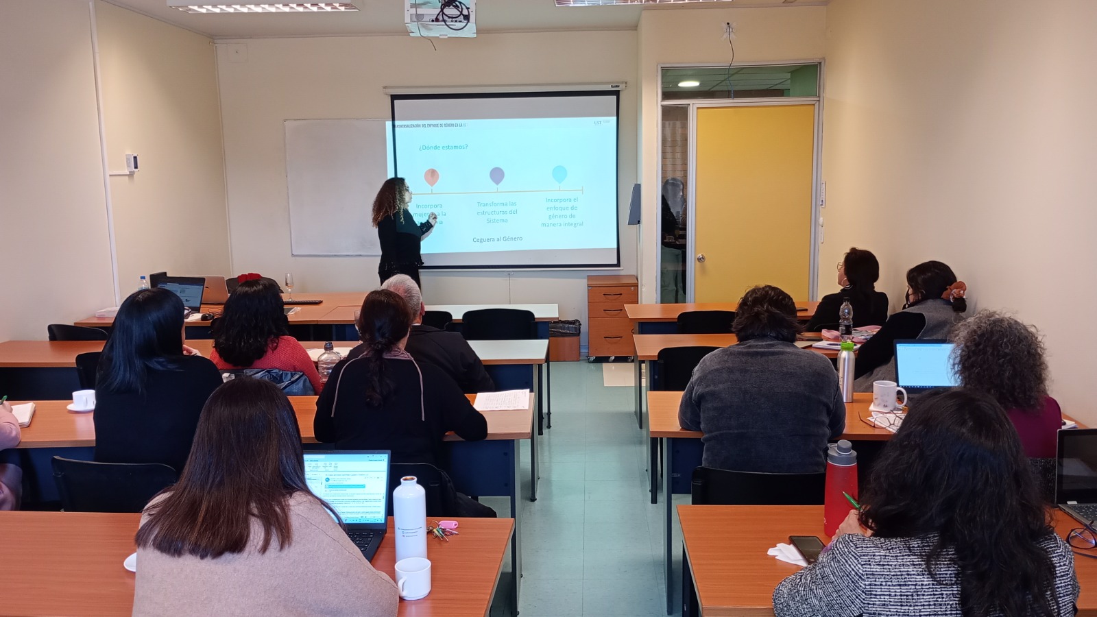 Docencia No Sexista: Santo Tomás Los Ángeles Fomenta la Equidad en Educación
