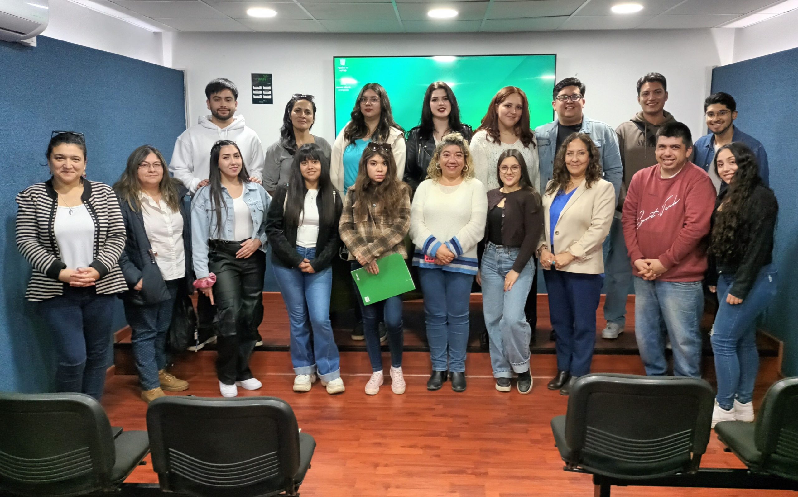 Egresados del área Ciencias Sociales conocieron nuevas propuestas de intervención